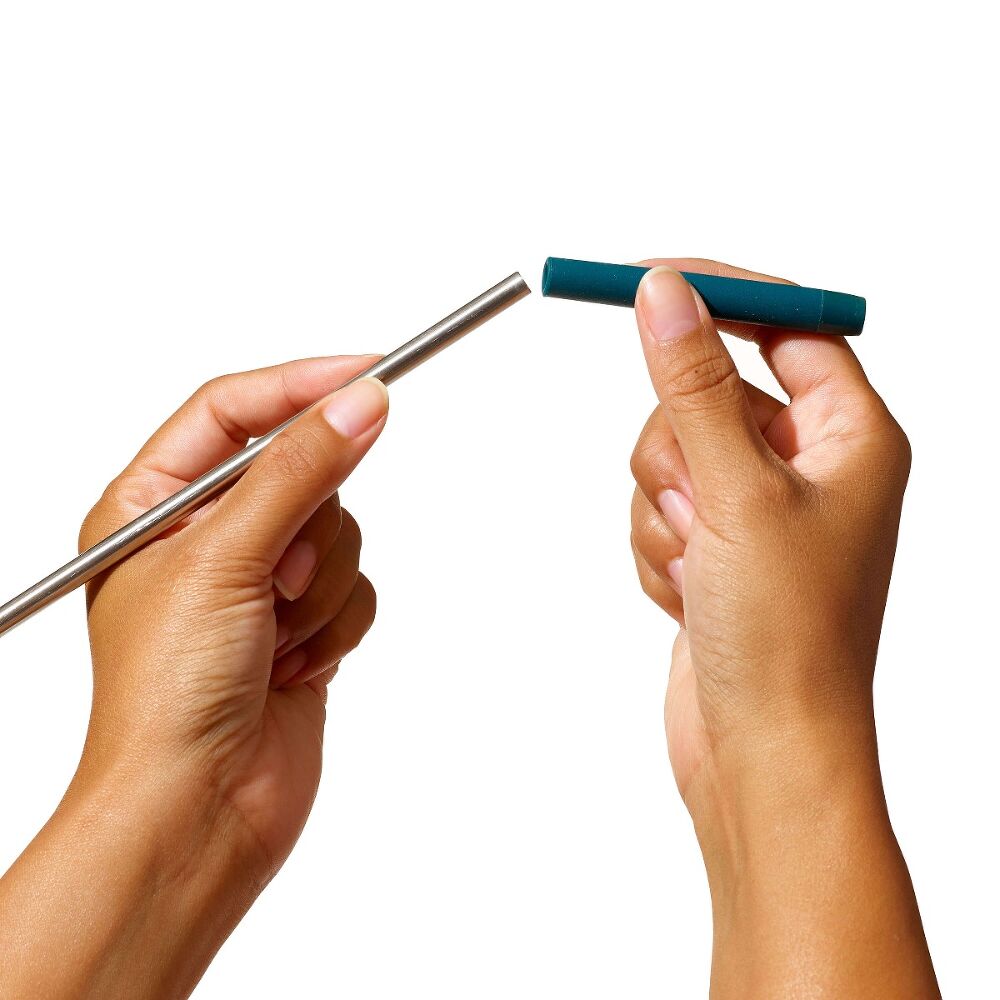 4-Piece Reusable Straw and Brush Set with Case Q7