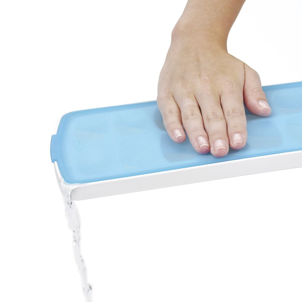 No-Spill Ice Cube Tray I9