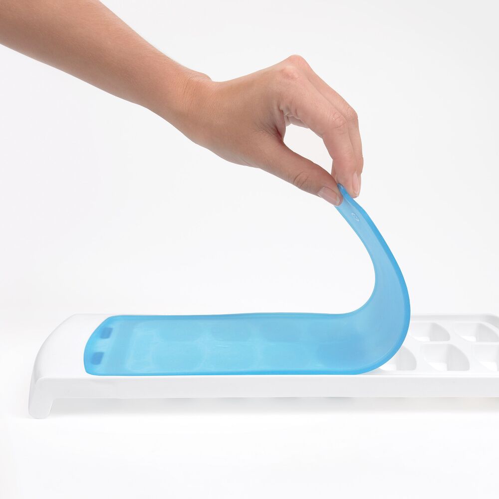 No-Spill Ice Cube Tray I9