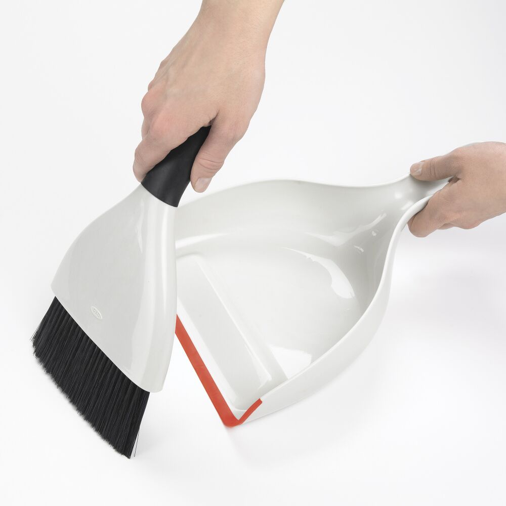 Dustpan & Brush Set E7