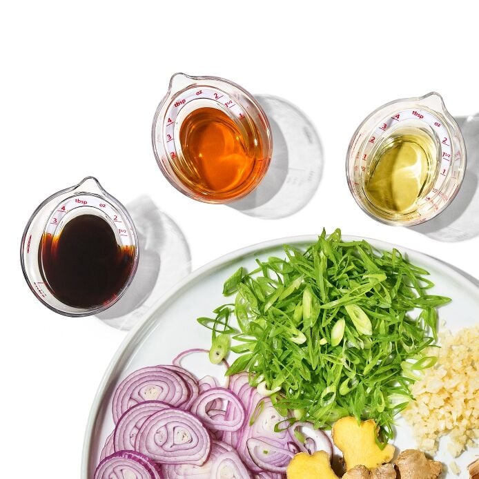 Mini Angled Measuring Cup S8