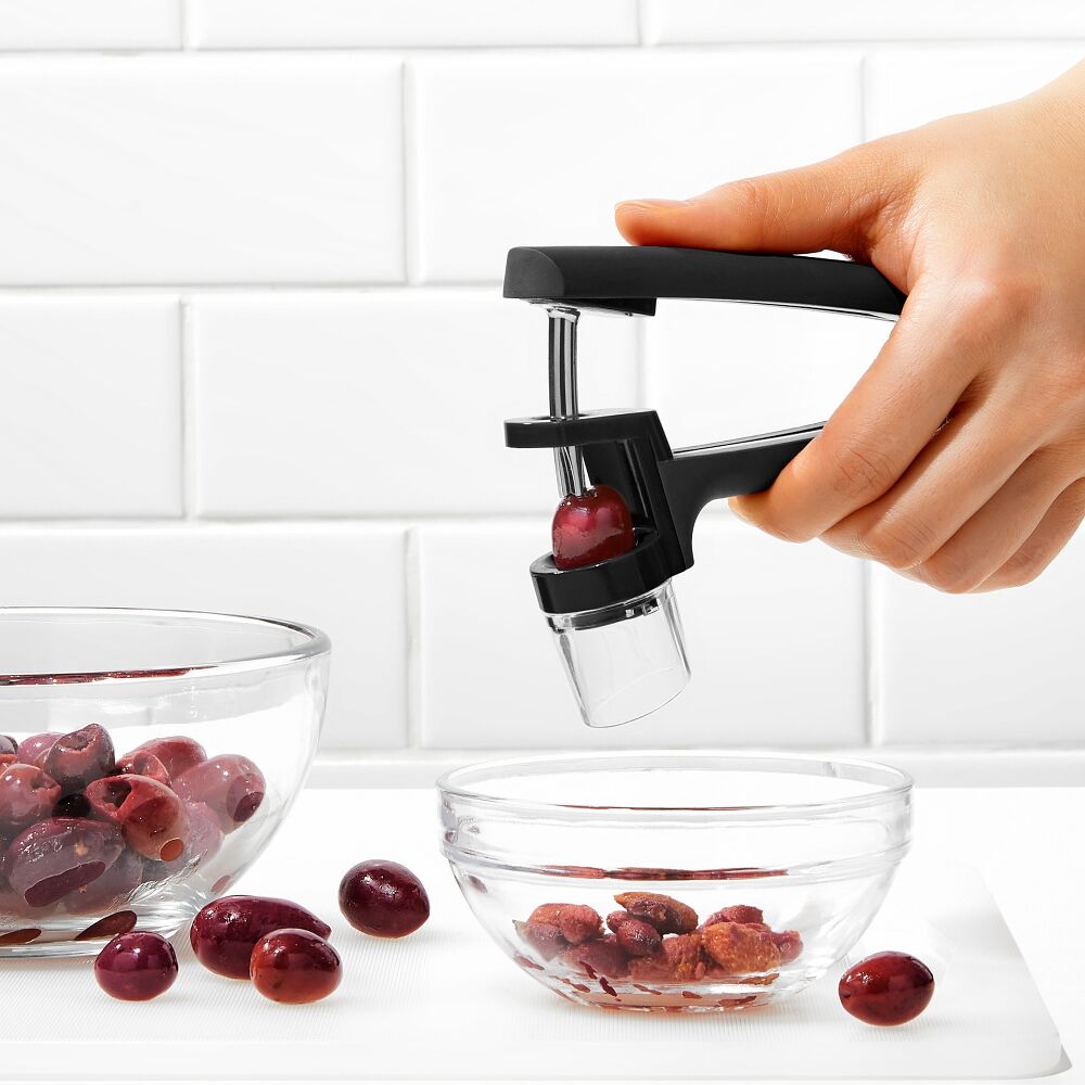 Cherry & Olive Pitter - Black K6
