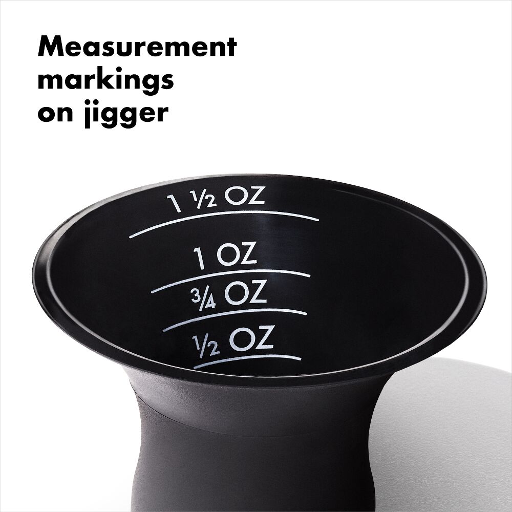 OXO Good Grips Plastic Cocktail Shaker- 20 oz/590 mL capacity L8