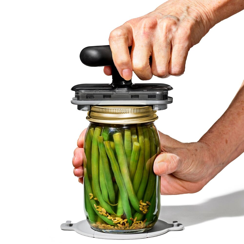 Twisting Jar Opener With Basepad A0