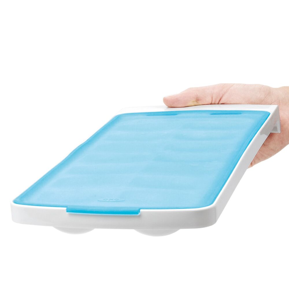 No-Spill Ice Cube Tray - 2 Pack A2