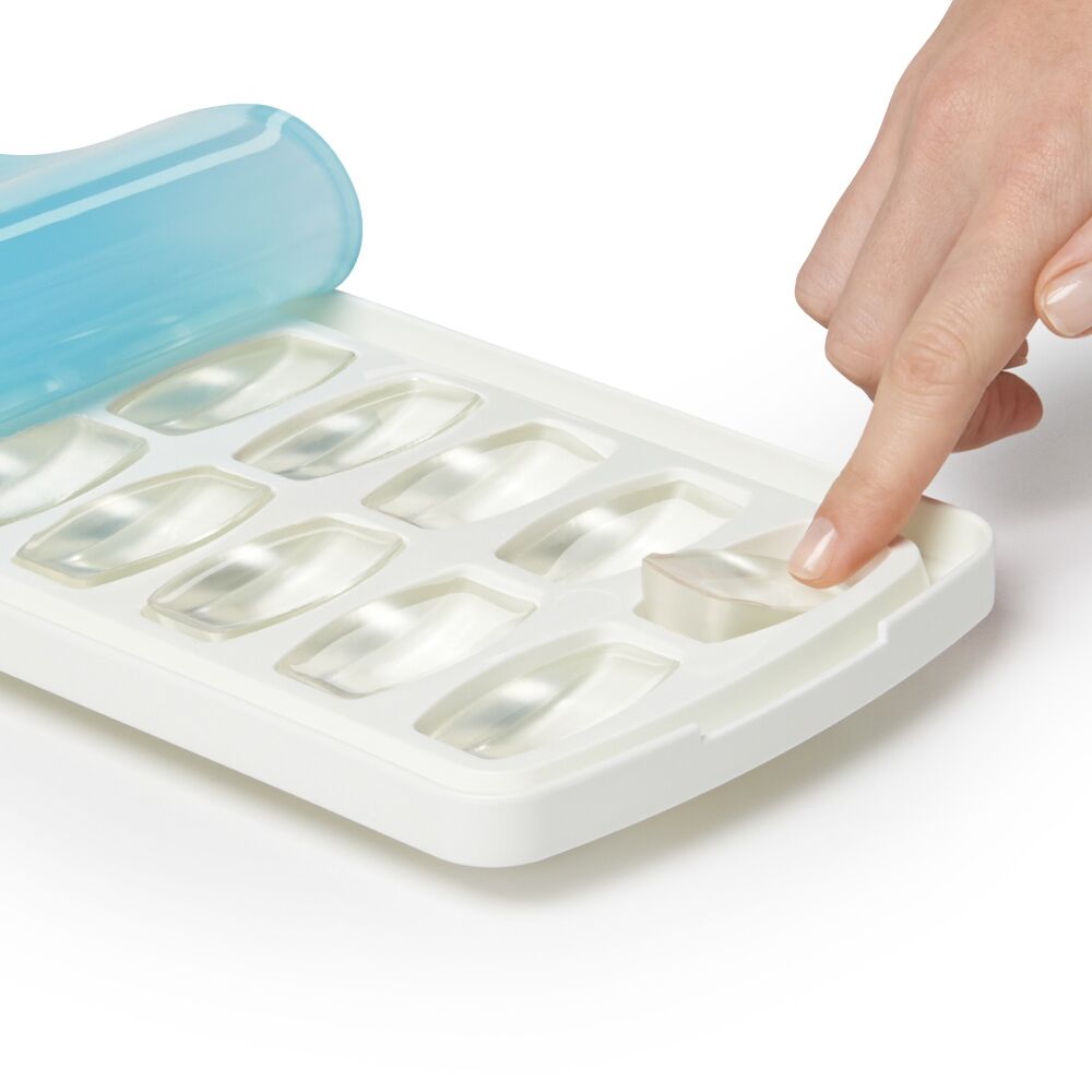 No-Spill Ice Cube Tray - 2 Pack A2