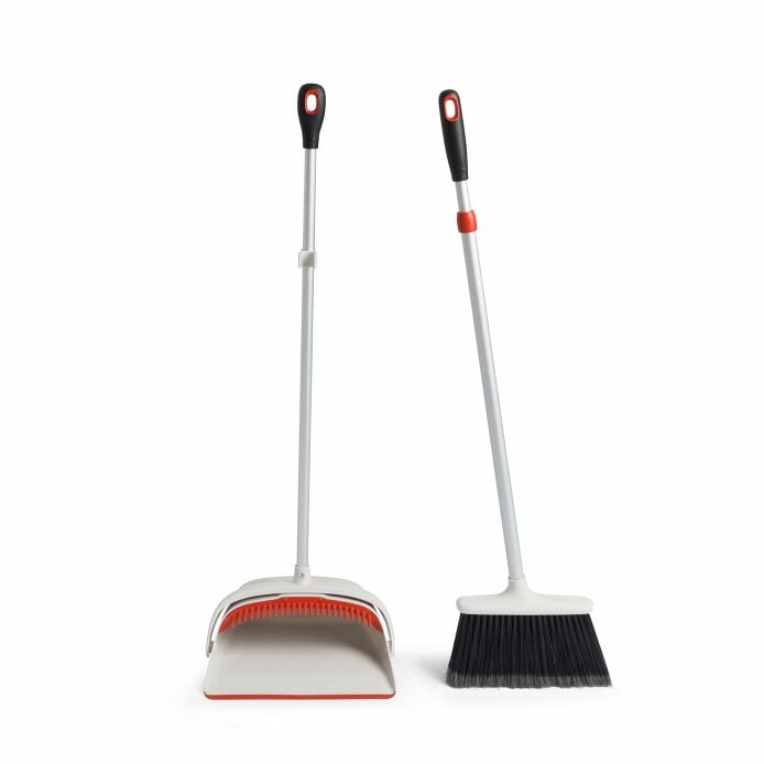 Large Sweep Set with Extendable Broom I5