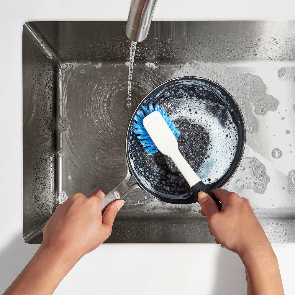 Dish Brush with Scraper P3