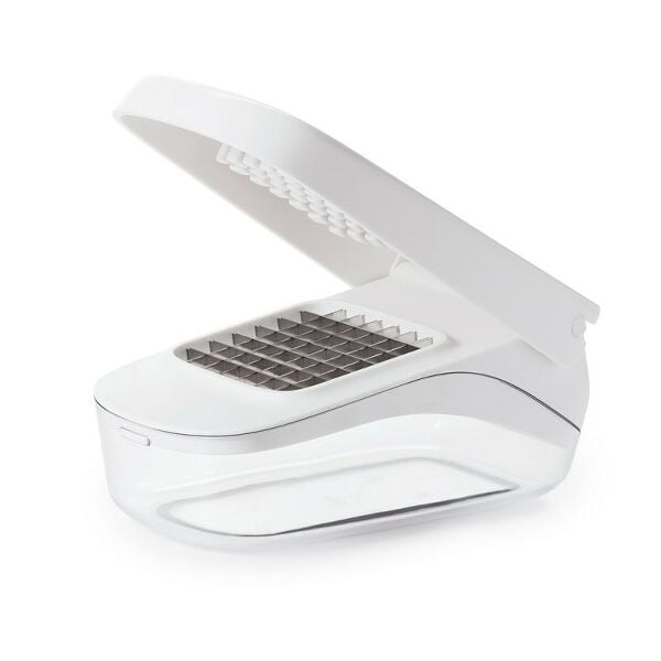 Vegetable Chopper with Easy-Pour Opening A9