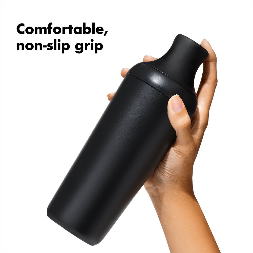 OXO Good Grips Plastic Cocktail Shaker- 20 oz/590 mL capacity L8