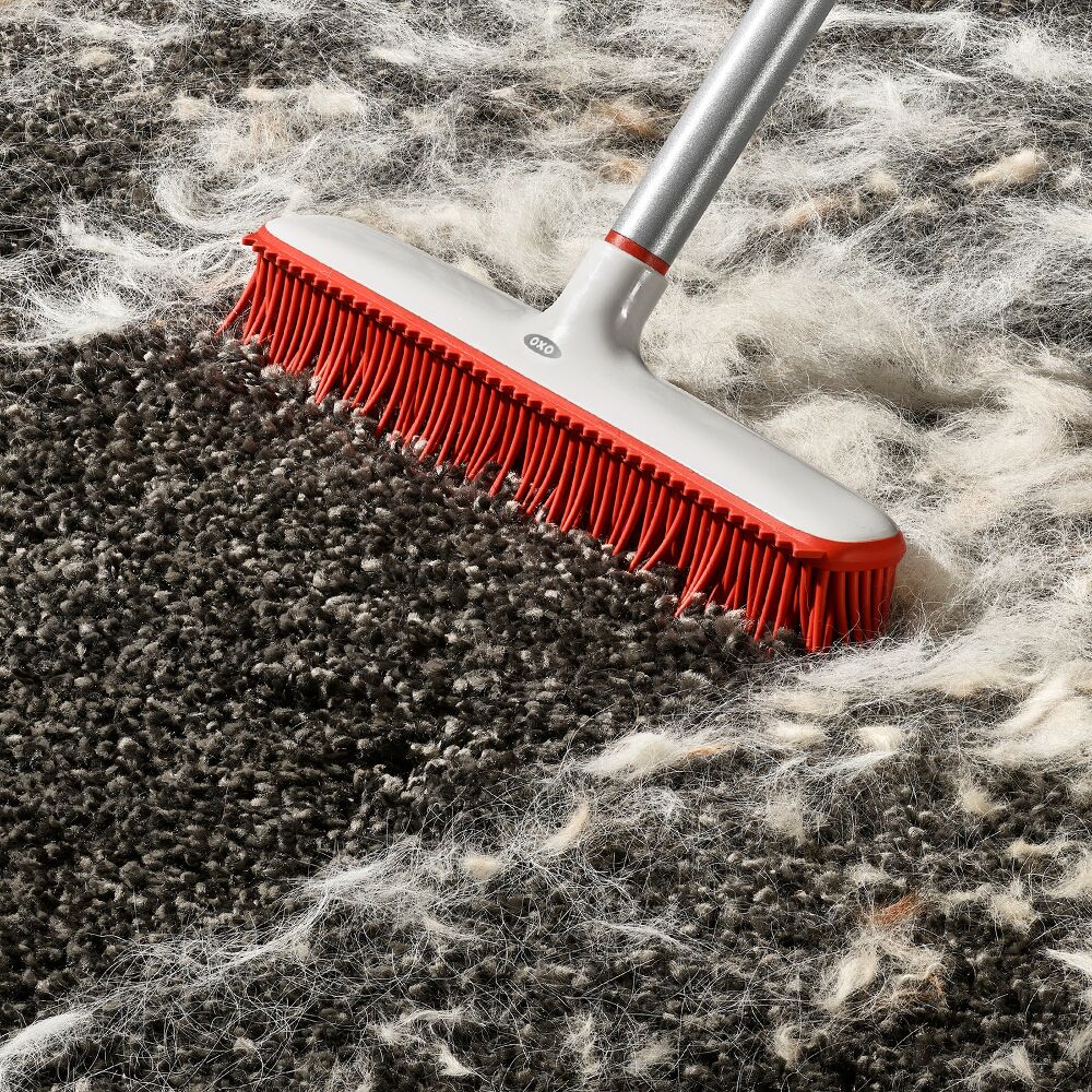 OXO Good Grips Fur Broom K0