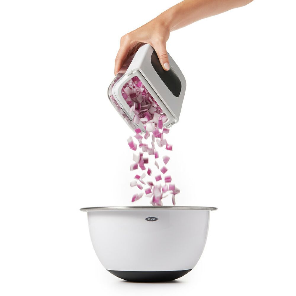 Vegetable Chopper with Easy-Pour Opening A9
