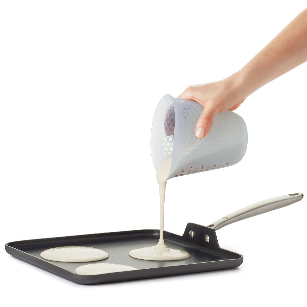2 Cup Squeeze & Pour Silicone Measuring Cup N6