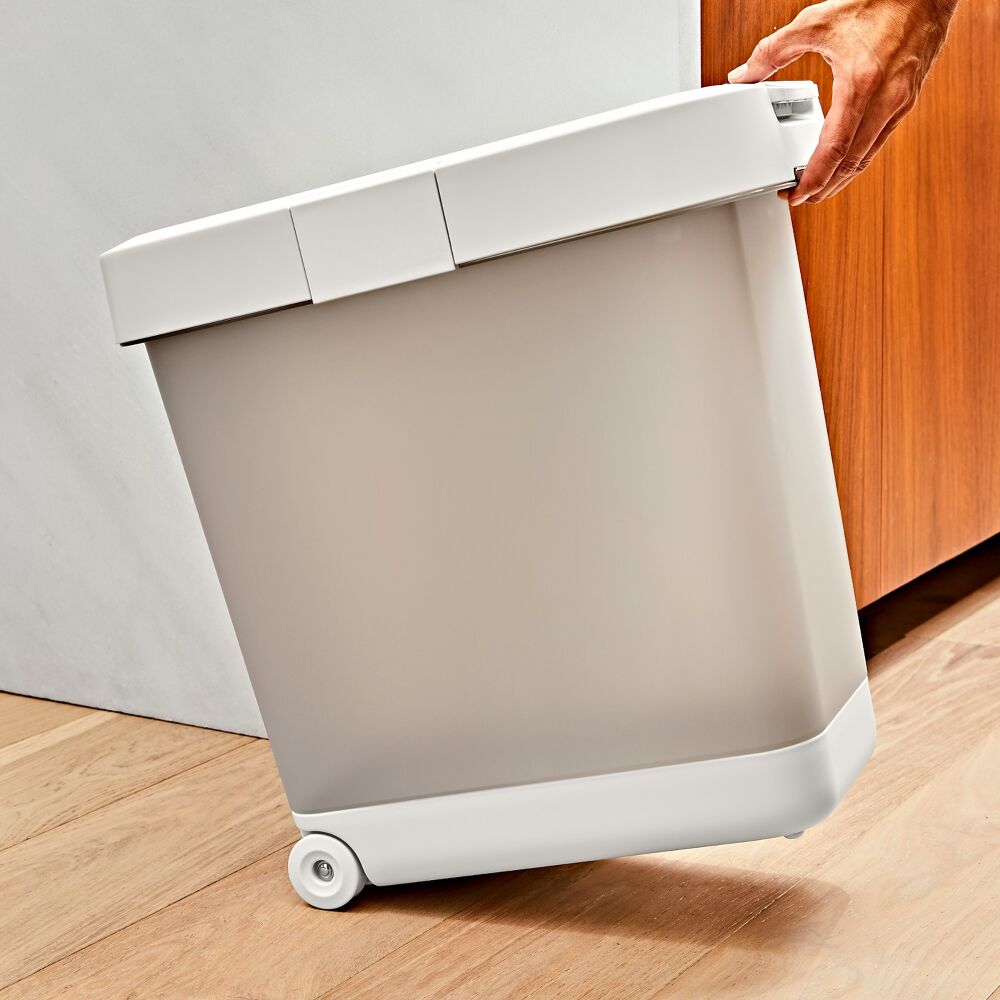 OXO Pet Airtight Food Container with Scoop — Large B0